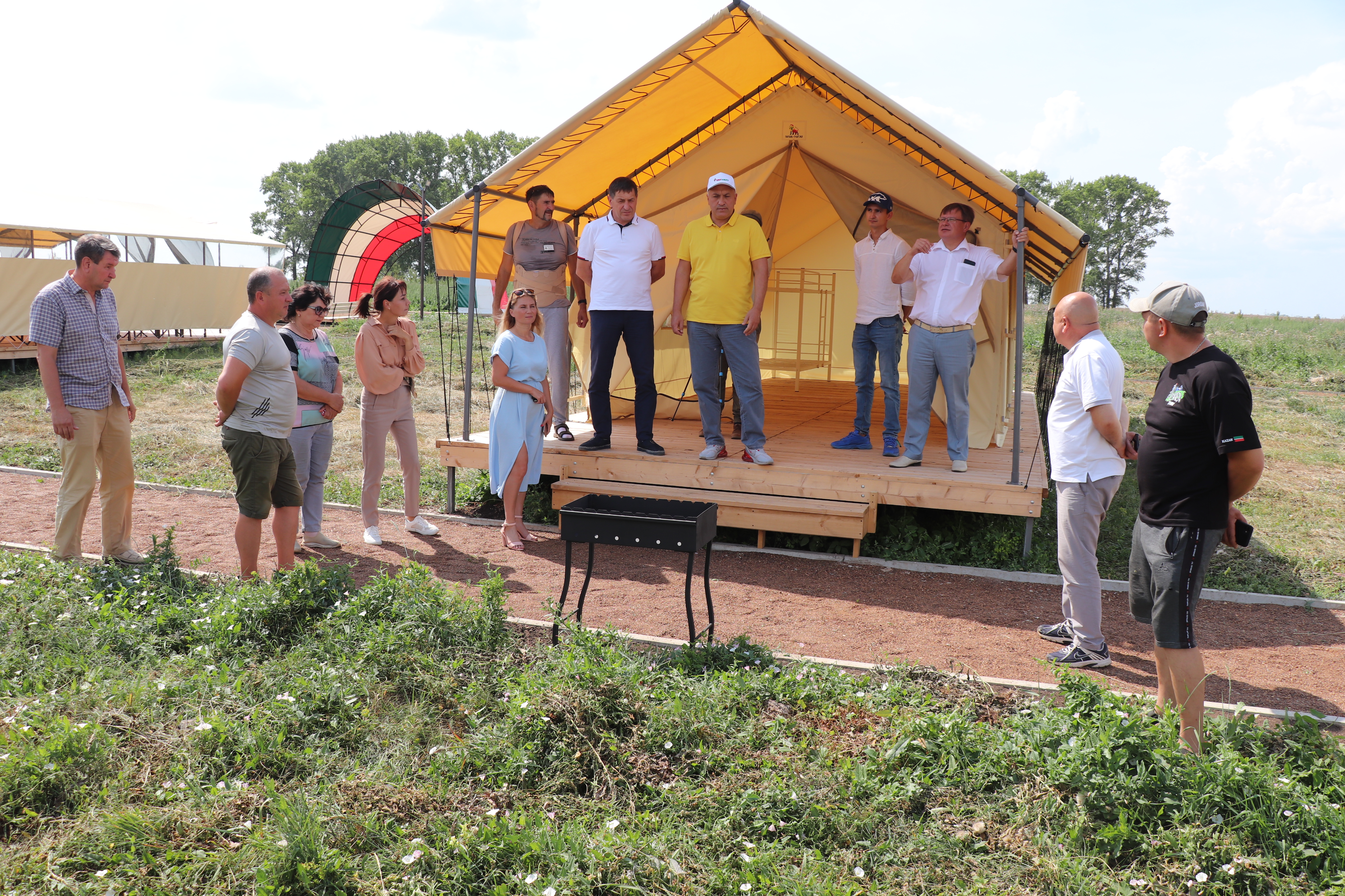 09.08.2022 Выездное совещание по завершению строительства глэмпинга  Жемчужина- Чатыр тау