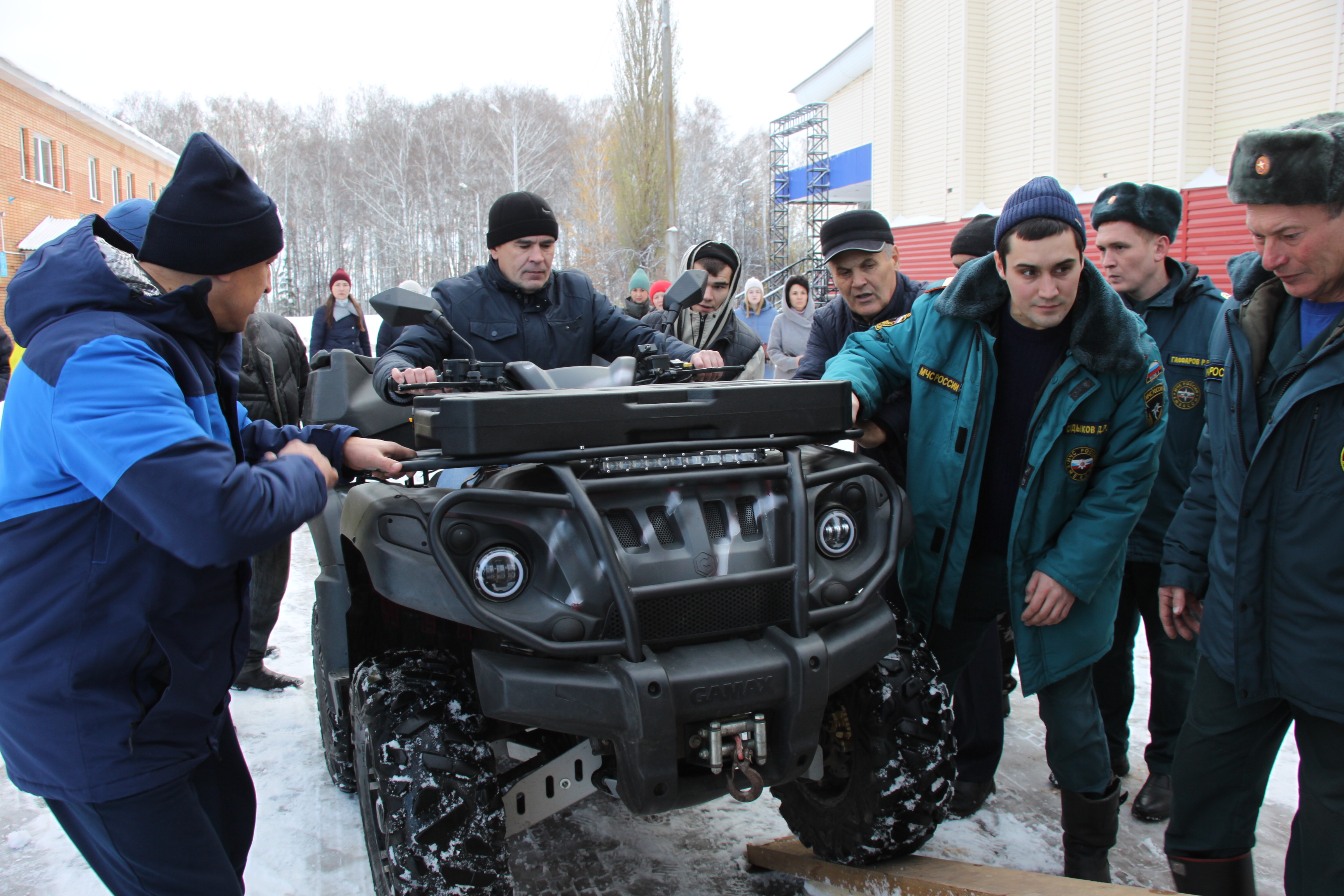 Из Азнакаево отправлена гуманитарная помощь солдатам | 02.11.2022 |  Азнакаево - БезФормата